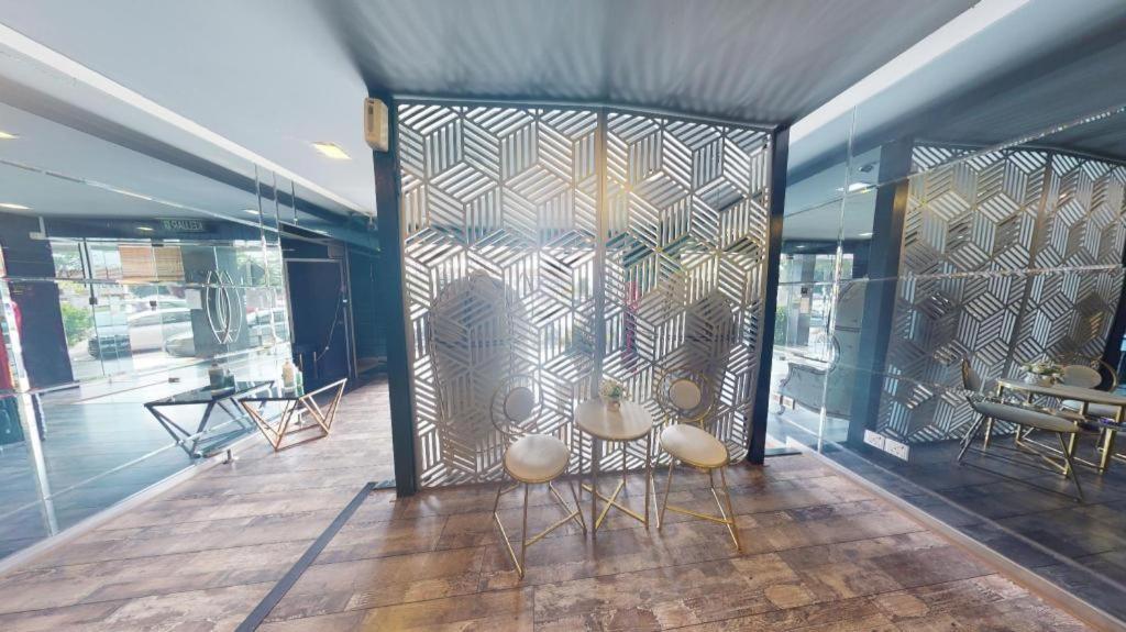 Artz Hotel Johor Bahru Exterior photo