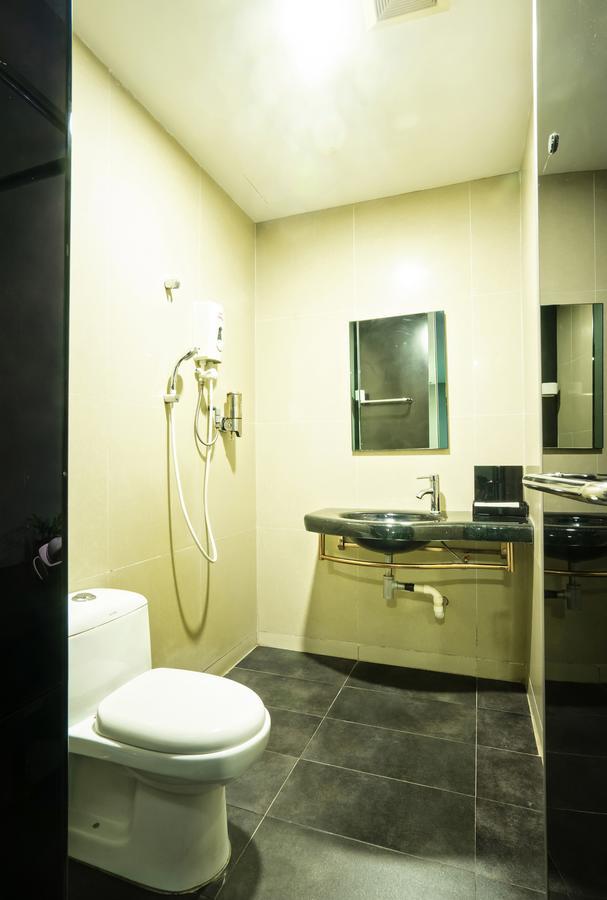 Artz Hotel Johor Bahru Exterior photo